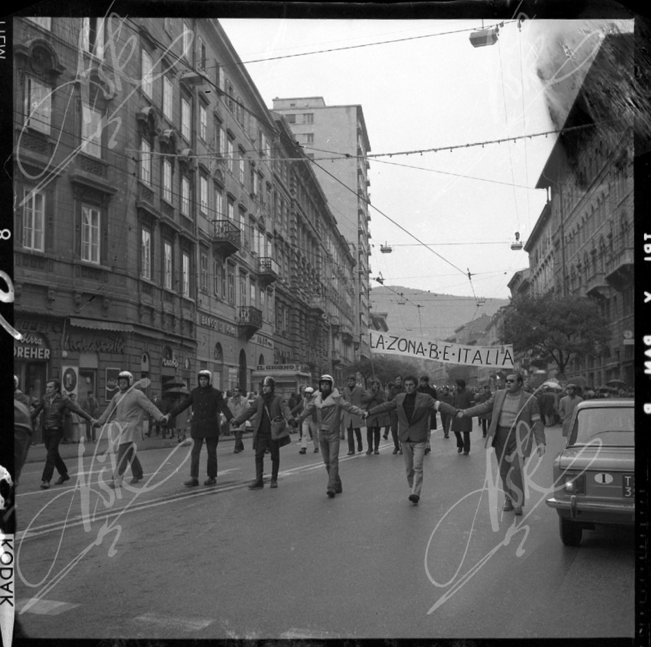 Foto 3 "dimostrazione fascista" a Trieste, 8 dicembre 1970.